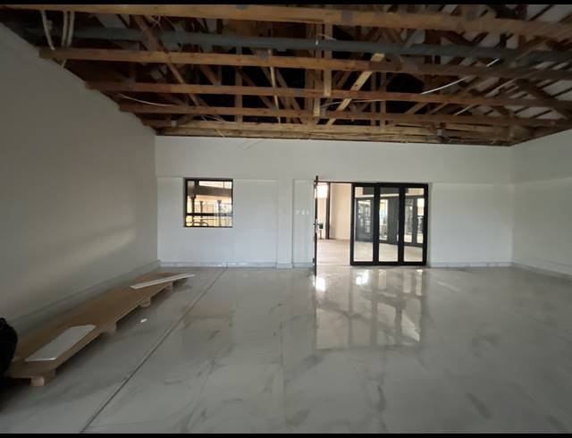 118M² OFFICE TO LET IN SUNNYROCK